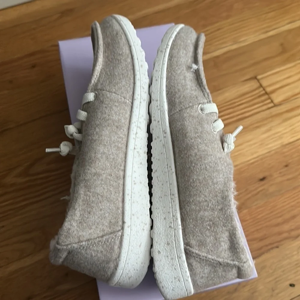 Madden Girl Yasmin F Womens Casual Shoes. Size 7 new in box